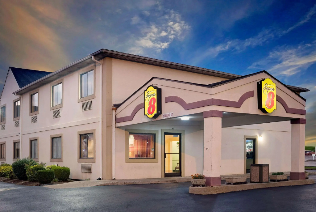 photo 1 of Super 8 by Wyndham Somerset