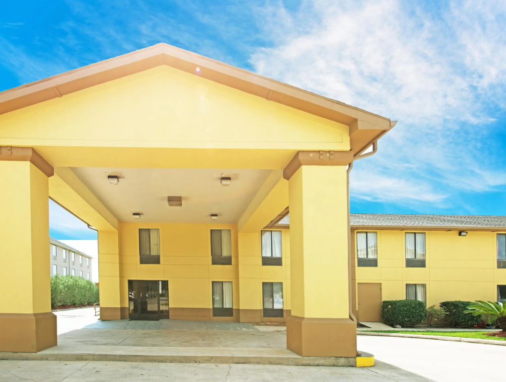 photo 1 of Quality Inn Sulphur - Lake Charles