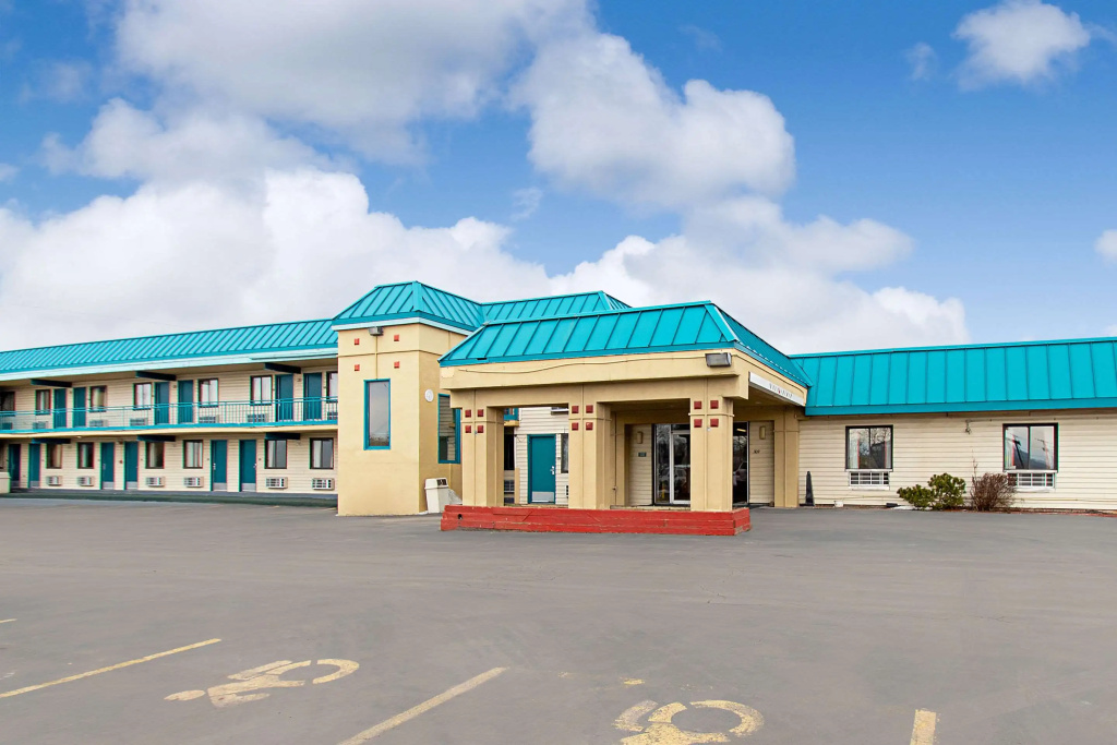 photo 1 of Econo Lodge
