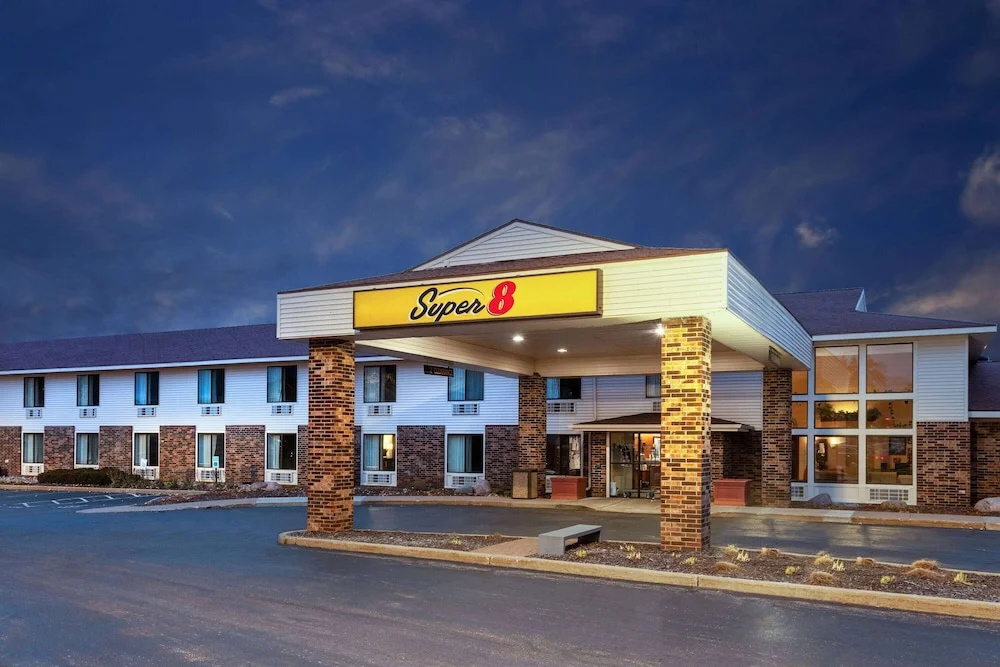 photo 1 of Super 8 Wausau