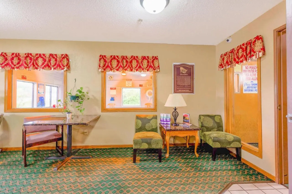 photo 1 of Super Rest Inn