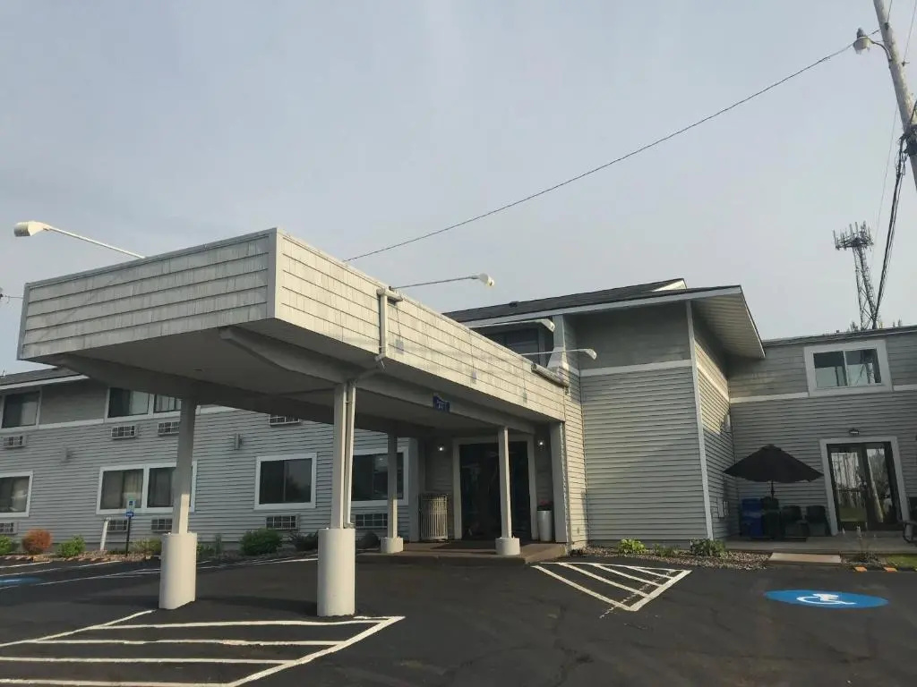 photo 1 of Superior Inn