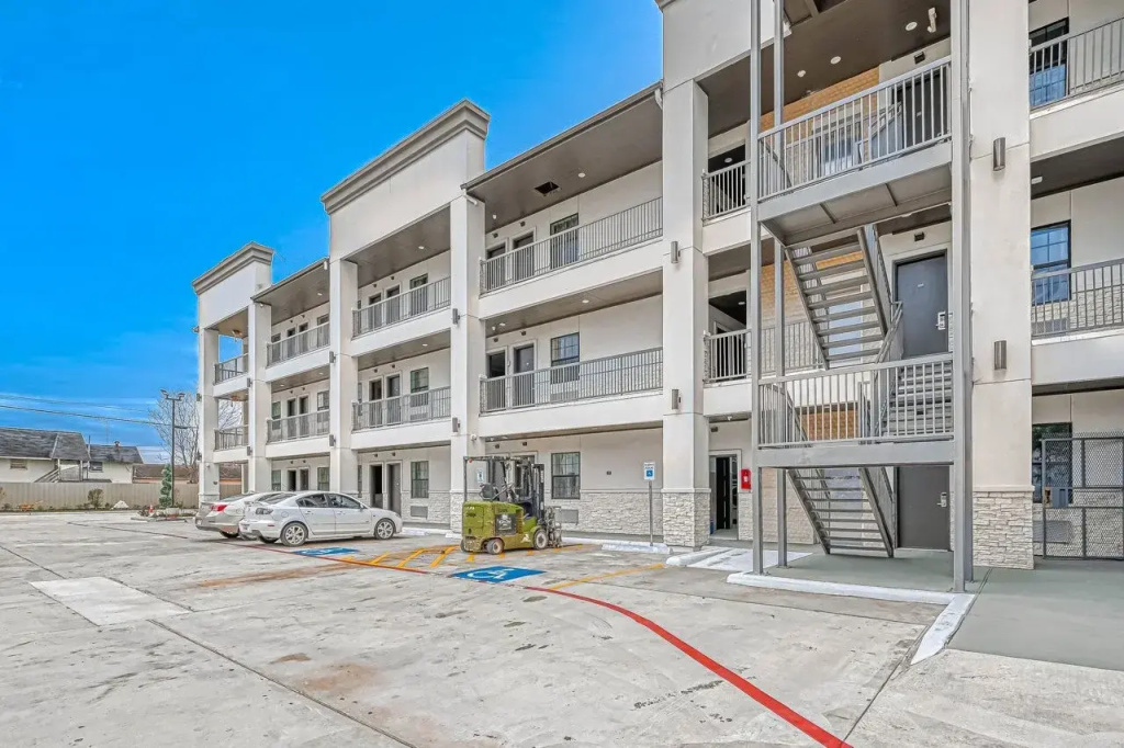 photo 1 of Comfeeni Inn and Suites