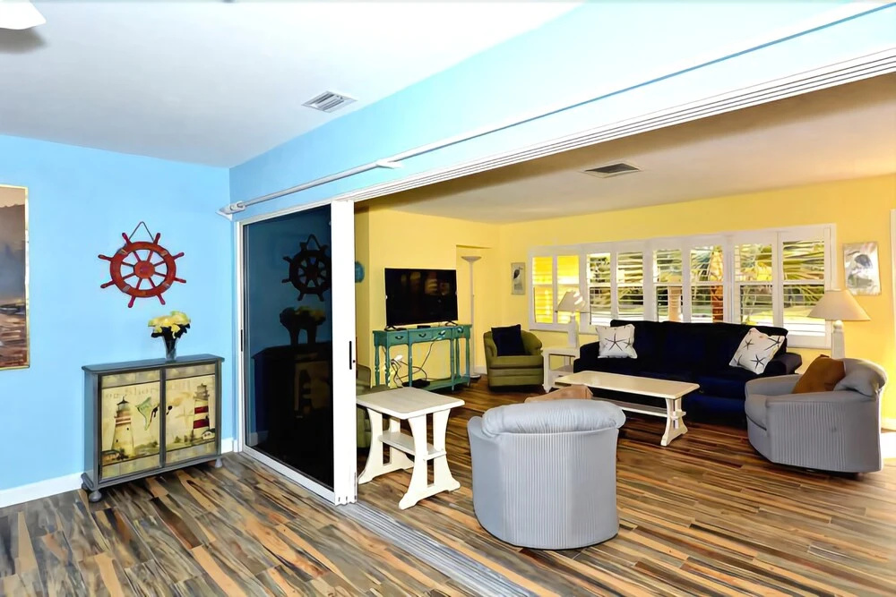 photo 1 of Surf Rider's Cottage 2 Bedrooms 1 Bathroom Condo