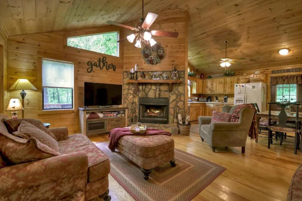 photo 1 of Sweetwater Escape Cozy Cabin a Fightingtown Access
