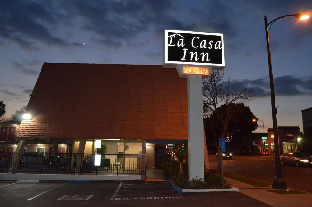photo 1 of La Casa Inn