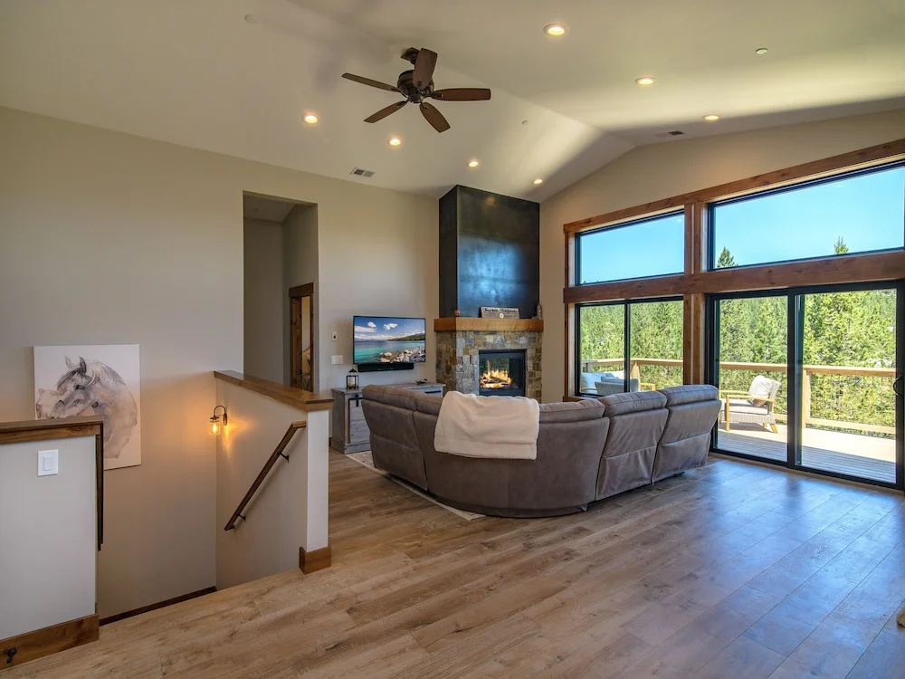 photo 1 of Tahoe Donner Home 4 Bedrooms 2.5 Bathrooms Home