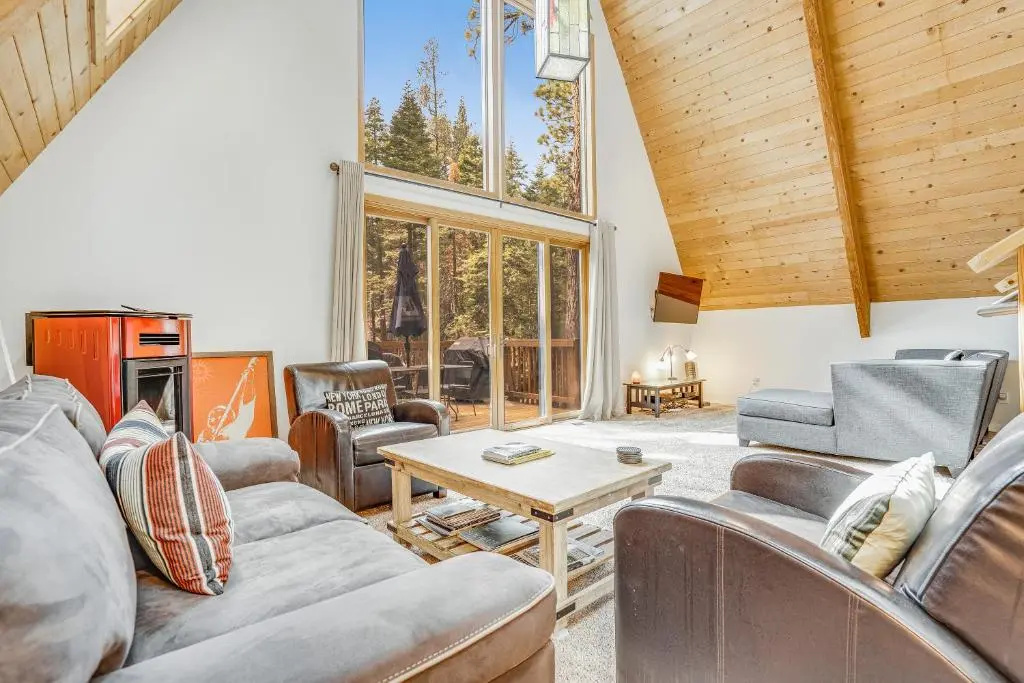 photo 1 of Tamarack by Avantstay Remodeled Chamberlands! Full Beach / Pool Access!