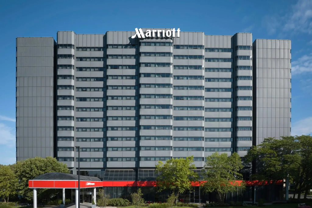photo 1 of Teaneck Marriott at Glenpointe