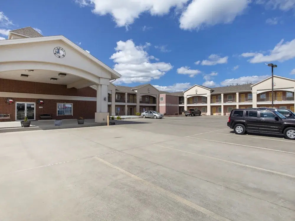 photo 1 of Texas Inn Valley View