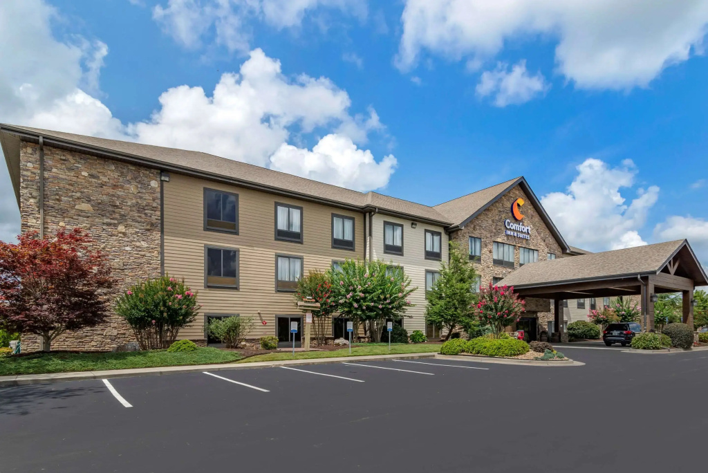 photo 1 of Comfort Inn & Suites Blue Ridge
