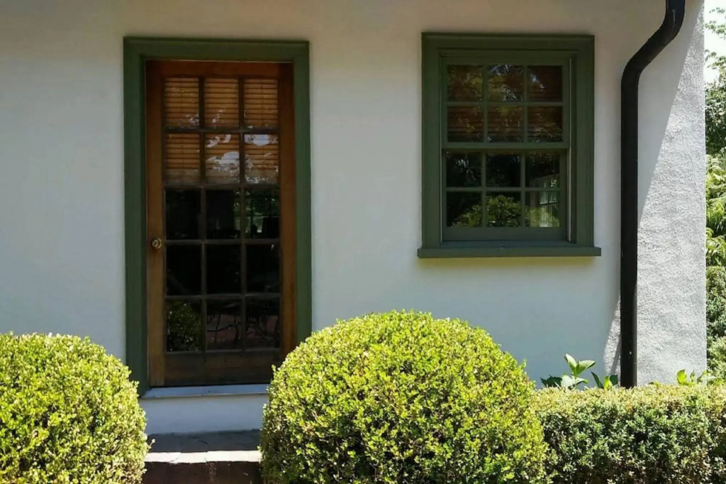 photo 1 of The Buck School Inn