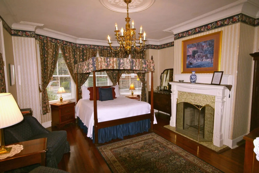 photo 1 of The Cannonboro Inn
