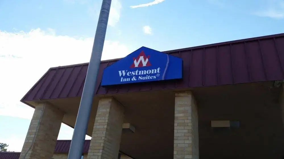 photo 1 of 韦斯特蒙特酒店及套房(Westmont Inn & Suites)