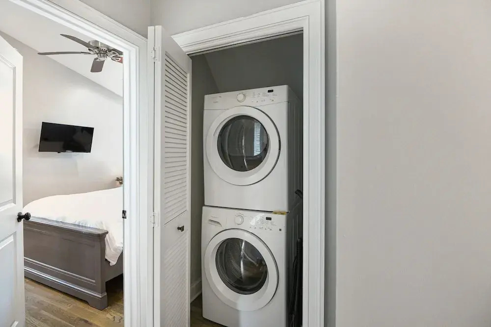 photo 1 of The Carriage Suite Buyout by AvantStay 2 Home Buyout w 8bdr in Historic DT w Hot Tub