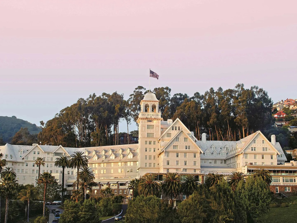 photo 1 of Claremont Resort & Club