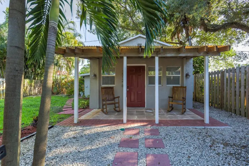 photo 1 of The Cottage in The Oaks - By Avi