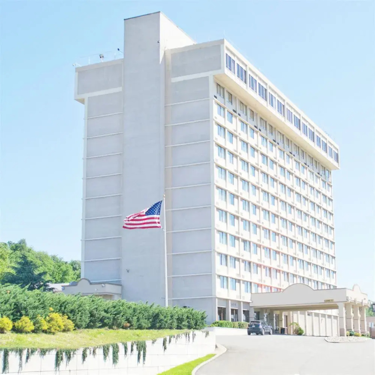 photo 1 of The Executive Days Inn - Meadowlands
