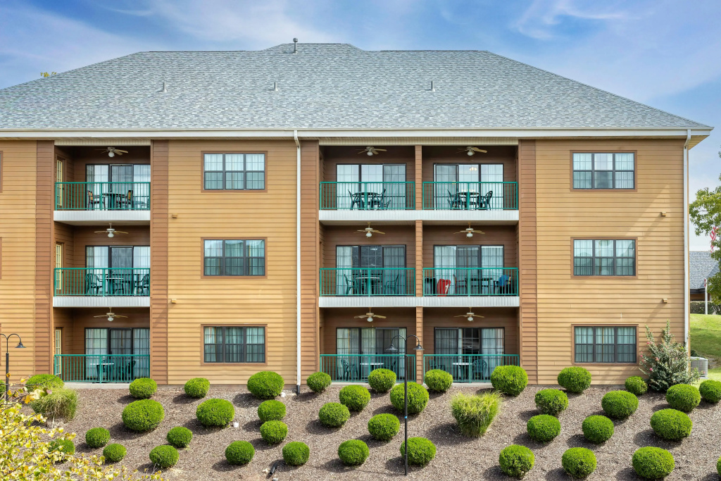 photo 1 of Hilton Vacation Club The Falls Village Branson
