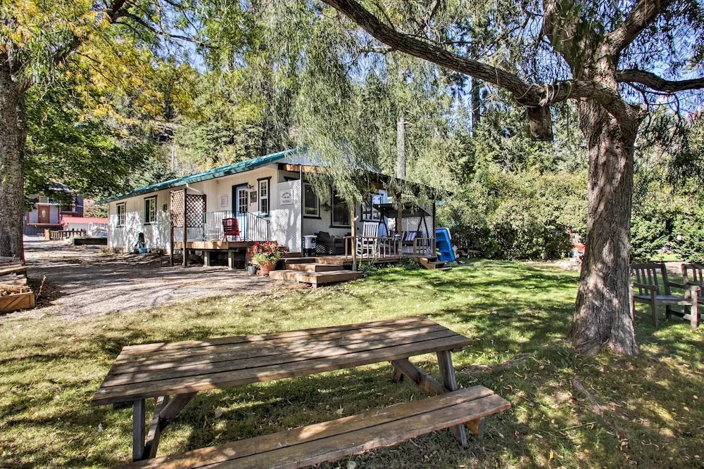 photo 1 of The Lake House in Rathdrum w/ Beach & Fire Pit