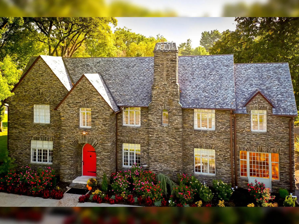 photo 1 of The Manor on Front