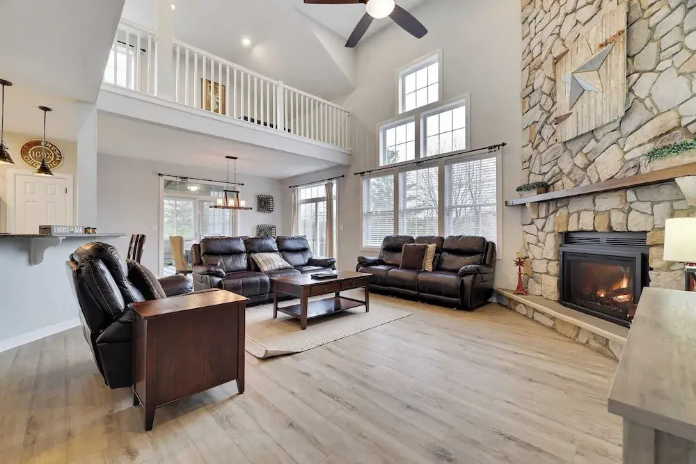 photo 1 of The Nest at Pinecrest by Avantstay Spacious Deck, Game Room, Fire Pit