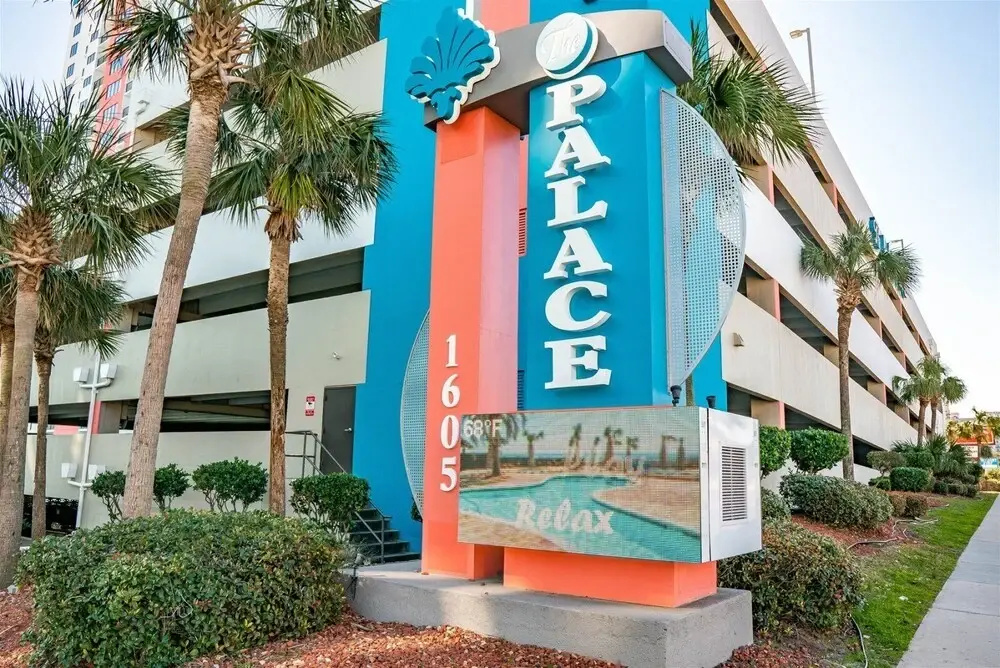 photo 1 of Palace 1810
