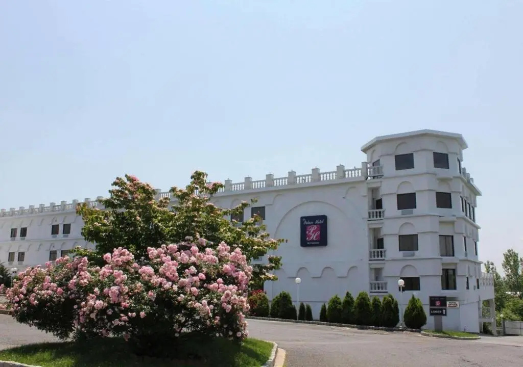 photo 1 of Raritan Hotel