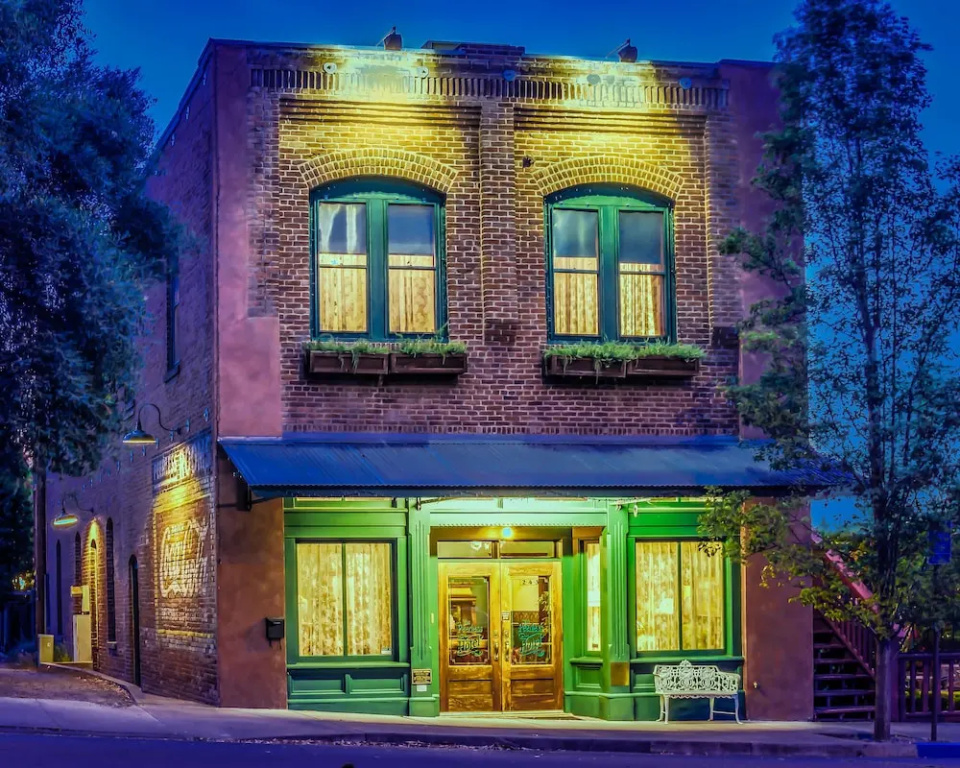 photo 1 of Peerless Hotel & Restaurant