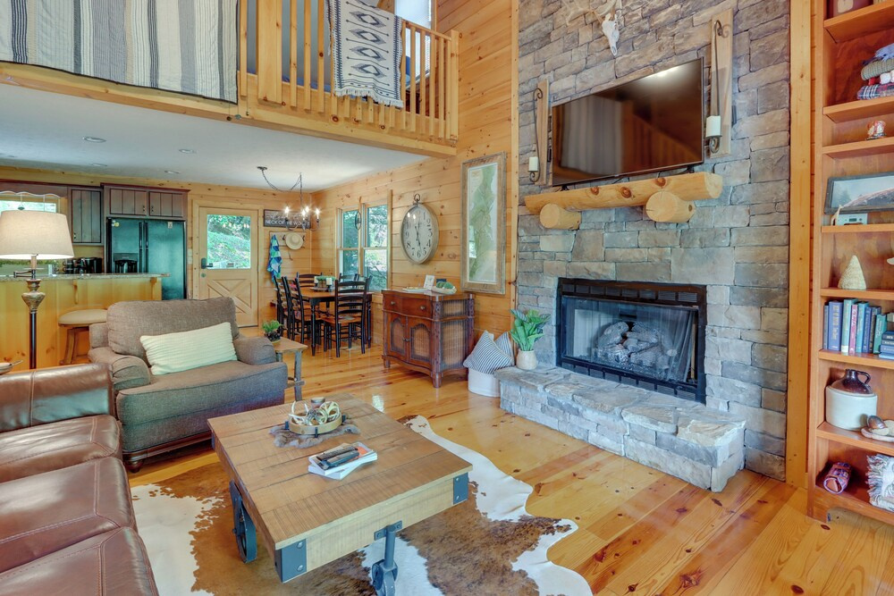 photo 1 of 'the River Rest' Ellijay Cabin w/ Hot Tub!