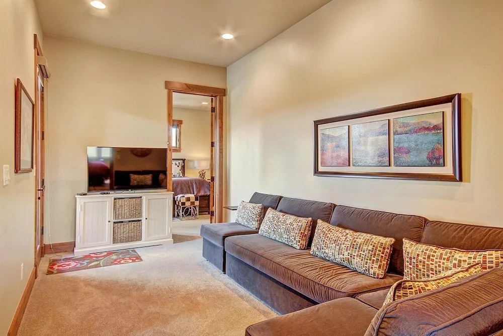photo 1 of The Shores Lodge 3 Bedrooms 3.5 Bathrooms Home