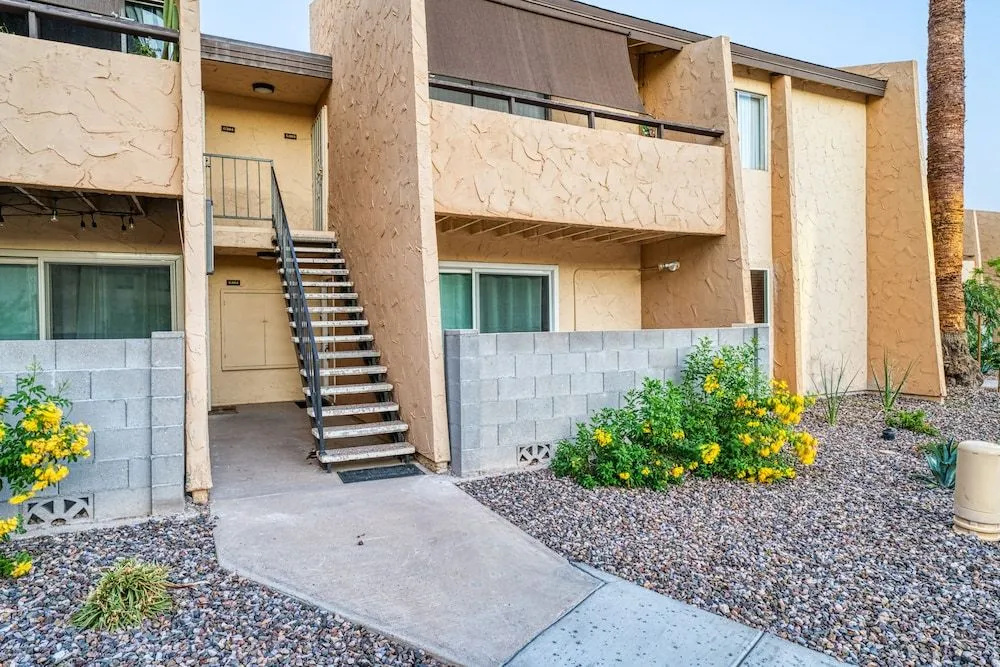 photo 1 of 2BR Sleeps 6 Pool BBQ Gym Hot Tub & Bar Hopping!