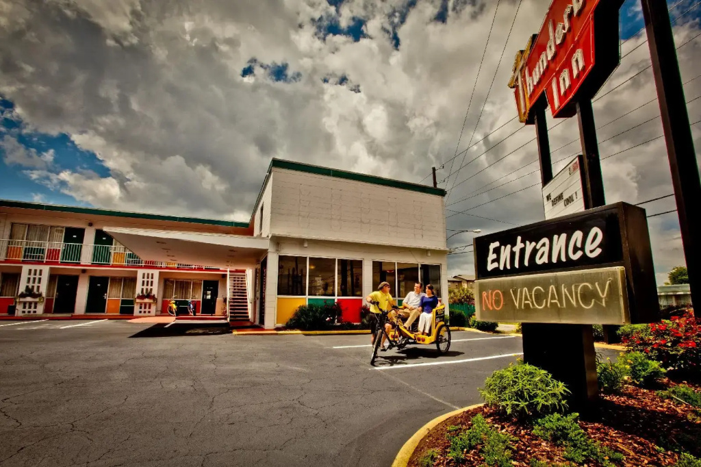photo 1 of Thunderbird Inn