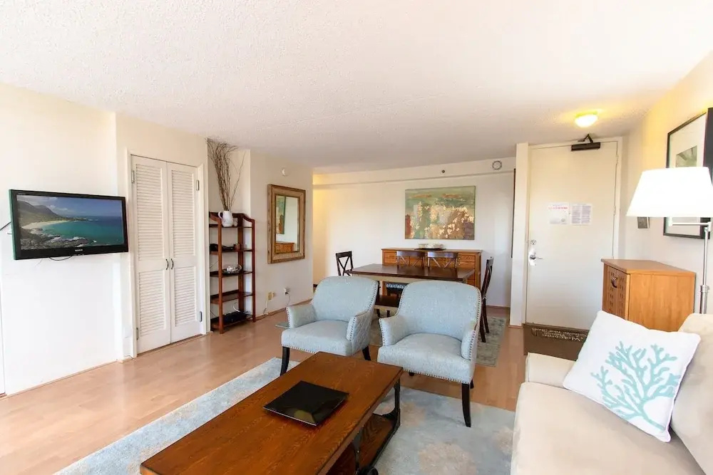 photo 1 of Tower 1 Suite 1013 - Qp 1 Bedroom Condo