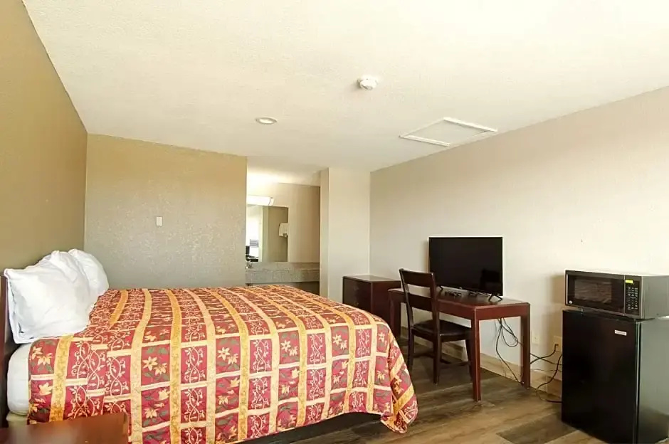 photo 1 of Town and Country INN