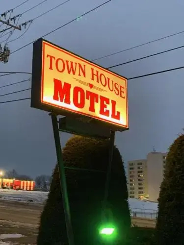 photo 1 of Town House Motel