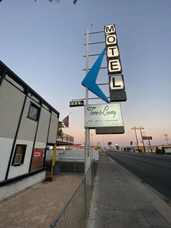 photo 1 of Towne And Country Motel