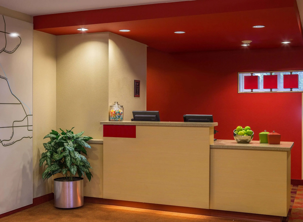 photo 1 of Sonesta Simply Suites Phoenix Scottsdale