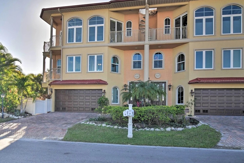 photo 1 of Bradenton Townhome - Walk to Locals-only Beach!
