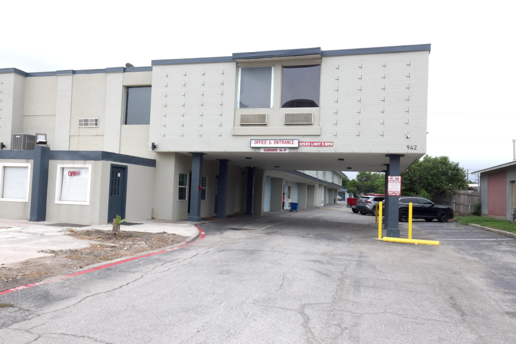 photo 1 of Americas Best Value Inn San Antonio Airport South