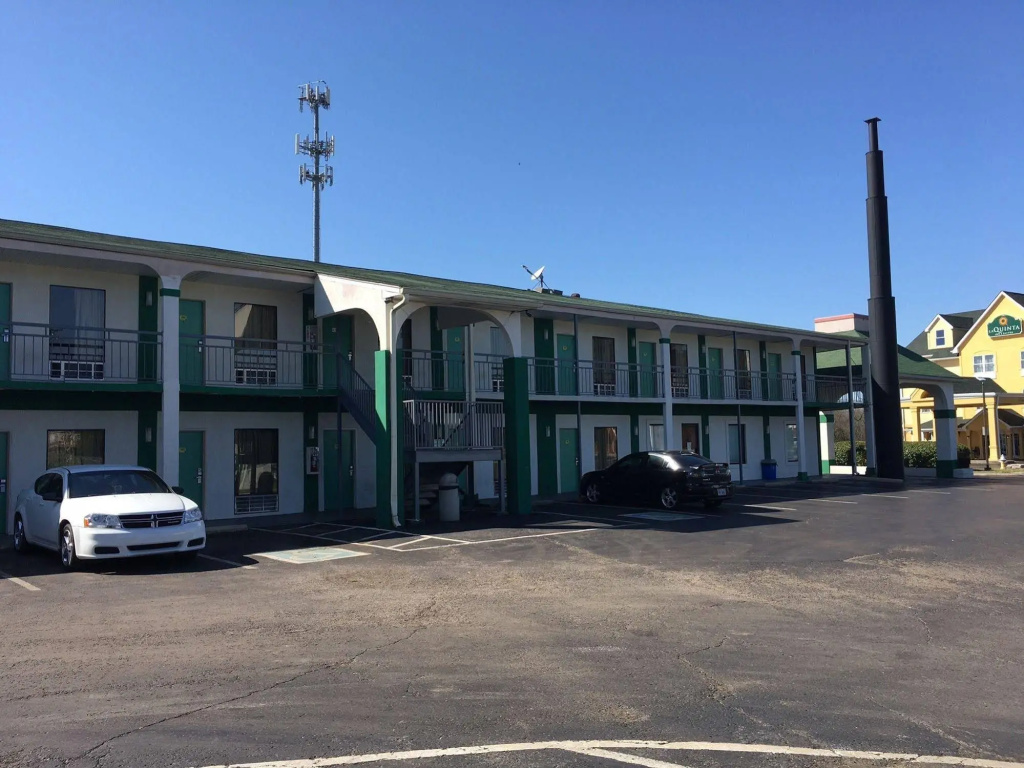photo 1 of Travel Inn Lebanon Nashville Near I-40