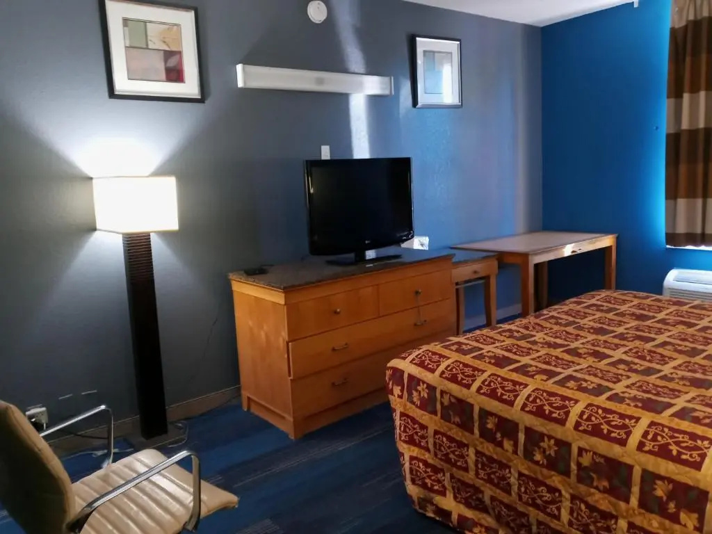 photo 1 of Travel Inn Winter Haven