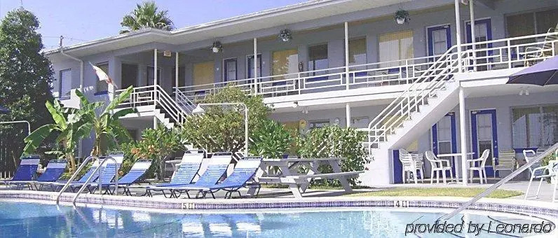 photo 1 of Traveler Motel