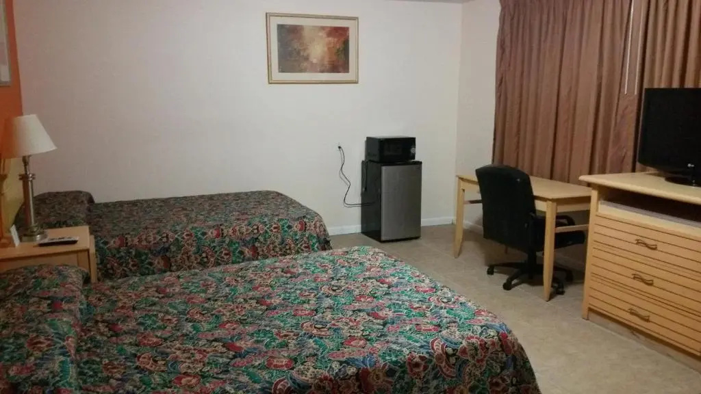 photo 1 of Travelers Inn Clearwater