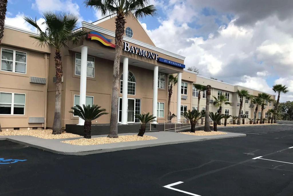 photo 1 of Baymont by Wyndham Lake Park Valdosta I-75