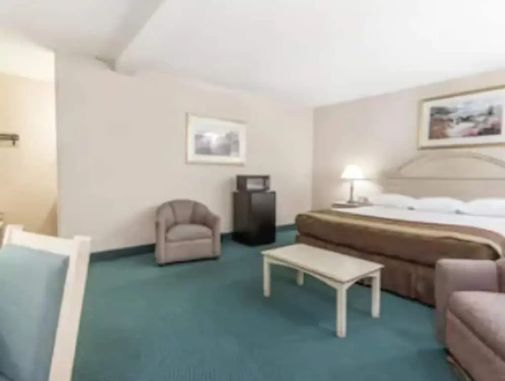 photo 1 of Travelodge San Francisco Airport North