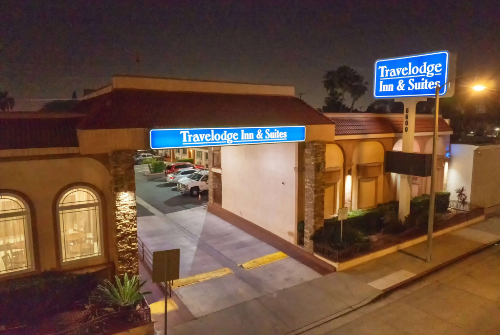 photo 1 of Travelodge Inn & Suites by Wyndham Bell Los Angeles Area