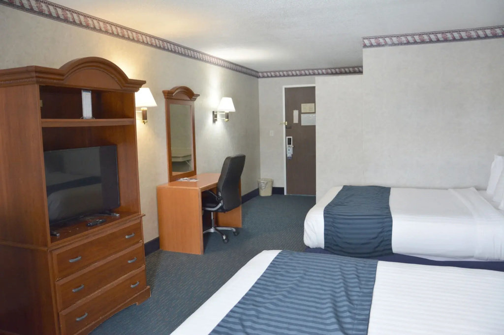 photo 1 of Travelodge by Wyndham Milwaukee