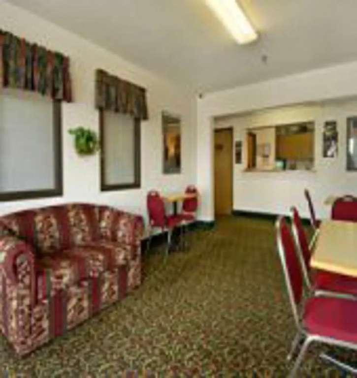 photo 1 of Travelodge Clinton