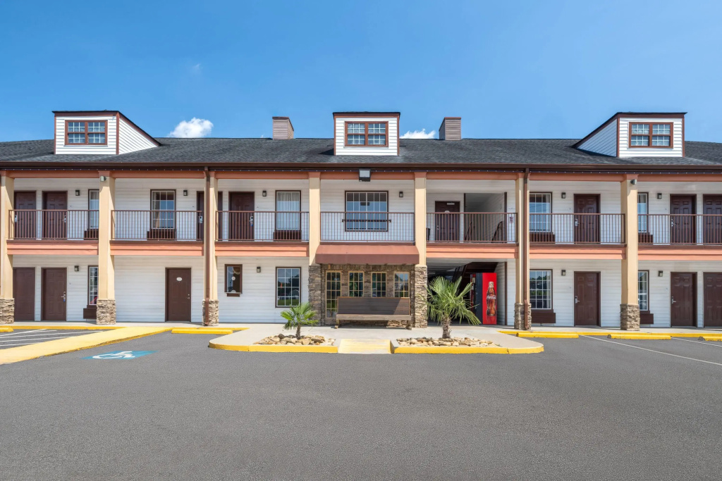 photo 1 of Baymont by Wyndham Commerce GA Near Tanger Outlets Mall